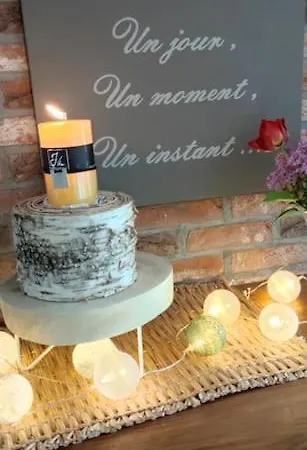 Lesse En Ciel Vous Accueille Avec Plaisir . Dom wakacyjny Houyet