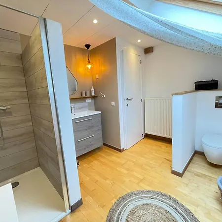 Lesse En Ciel Vous Accueille Avec Plaisir . Сasa de vacaciones *